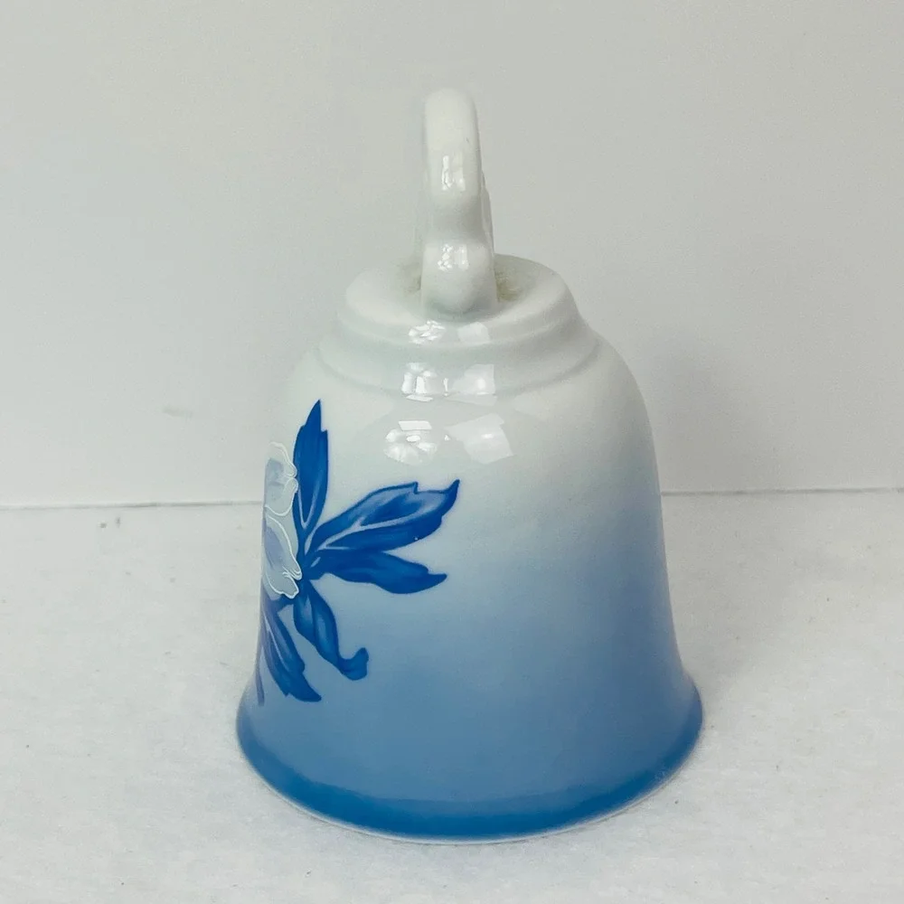 Bing & Grondahl Danbury Mint Blue White Floral Porcelain Bell Denmark 2172 4in